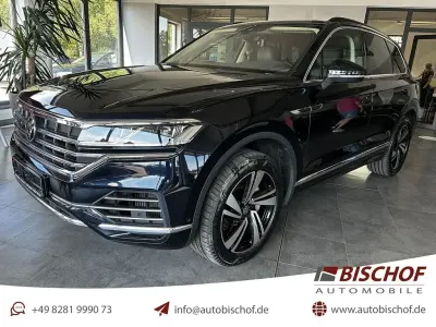 Gebraucht VW Touareg Atmosphere 340 PS (250 kW) 2022 Moonlight blue perleffekt SUV