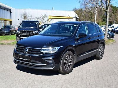 Gebraucht VW Tiguan Life 150 PS (110 kW) 2021 Schwarz SUV
