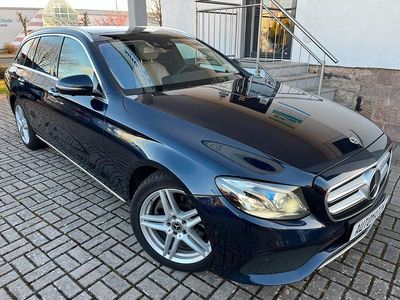 Gebraucht Mercedes E220 194 PS (142 kW) 2018 Blau Kombi