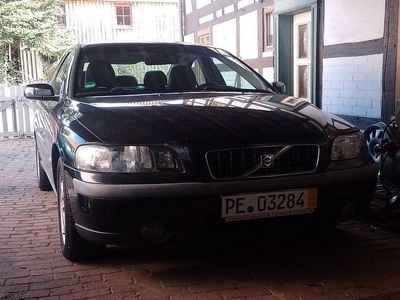 Second-hand Volvo S60 140 CP (102 kW) 2004 Negru Berlinǎ