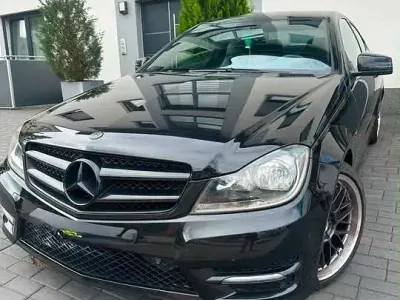 Gebraucht Mercedes C180 156 PS (114 kW) 2011 Schwarz Coupé