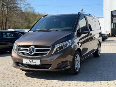 Gebraucht Mercedes V220 Edition 163 PS (119 kW) 2015 Braun Van / Kleinbus