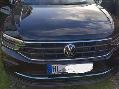Schwarz Gebraucht 2023 VW Tiguan Life SUV | 29.700 € (Fairer Preis)