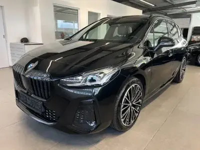 Gebraucht BMW 218 Active Tourer M Sport 136 PS (100 kW) 2025 Schwarz Van / Kleinbus