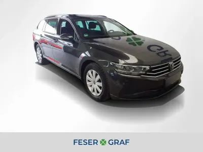 Gebraucht VW Passat Basis 150 PS (110 kW) 2021 Mangangrau metallic Kombi