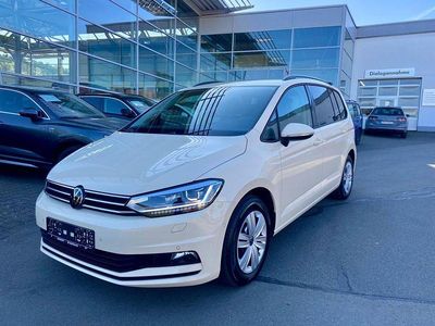 Nouă VW Touran Trendline 150 CP (110 kW) 2026 Bej Monovolum