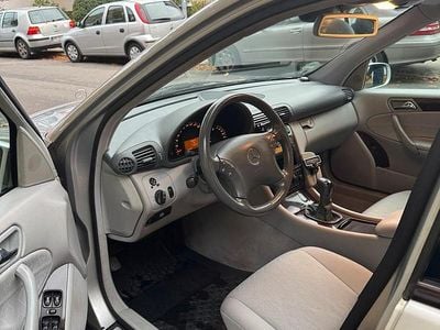 Gebraucht Mercedes C180 129 PS (94 kW) 2000 Grau Limousine