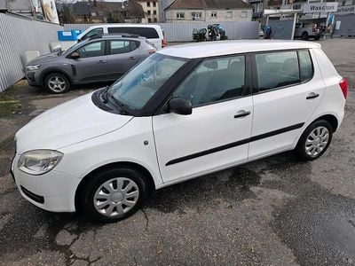 Weiß Gebraucht 2009 Skoda Fabia Kleinwagen | 1.350 € (Guter Preis)