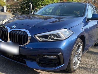 Begagnad BMW 120 Sport Line 190 HK (139 kW) 2020 Blå Halvkombi