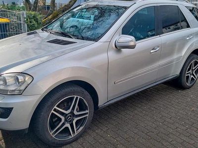 Gebraucht Mercedes ML320 224 PS (164 kW) 2008 Silber SUV