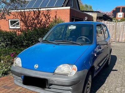Second-hand Fiat Seicento 54 CP (39 kW) 2004 Albastru Hatchback