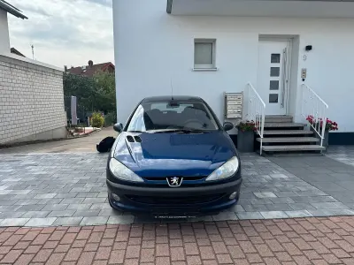 Gebraucht Peugeot 206 75 PS (55 kW) 2002 Blau Coupé