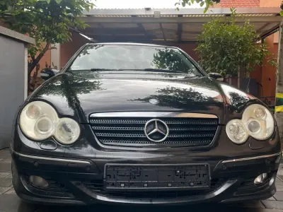 Gebraucht Mercedes CL200 163 PS (119 kW) 2004 Schwarz Coupé