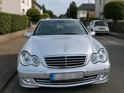 Gebraucht Mercedes C180 143 PS (105 kW) 2007 Silber Limousine