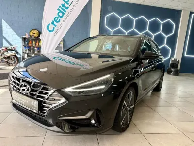 Gebraucht Hyundai i30 Trend 120 PS (88 kW) 2023 Schwarz Kombi