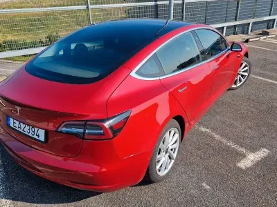 Gebraucht Tesla Model 3 191 kW (261 PS) 2018 Rot Limousine