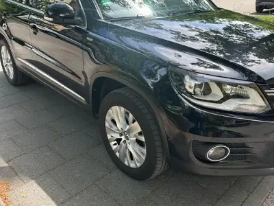 Gebraucht VW Tiguan Life 140 PS (102 kW) 2013 Schwarz SUV