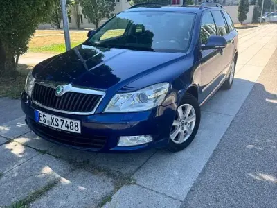 Gebraucht Skoda Octavia Impuls Edition 105 PS (77 kW) 2011 Blau Kombi