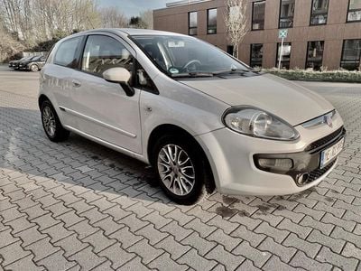 Usado Fiat Punto 78 HP (57 kW) 2011 Branco Citadino