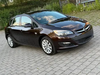 Gebraucht Opel Astra 120 PS (88 kW) 2013 Braun Limousine