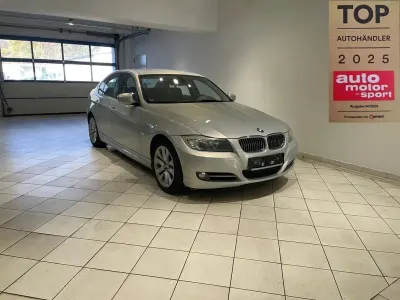 Gebraucht BMW 320 184 PS (135 kW) 2011 Grau Limousine