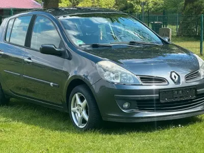 Używany Renault Clio II Authentique 75 KM (55 kW) 2005 Szary Sedan/Limuzyna