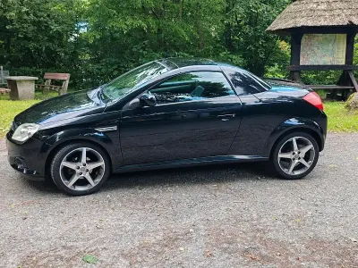Gebraucht Opel Tigra 90 PS (66 kW) 2008 Schwarz Cabrio