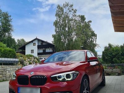 Rot Gebraucht 2018 BMW 118 Sport Line Kleinwagen | 17.500 €