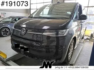Gebraucht VW Multivan 150 PS (110 kW) 2023 Deep black perleffekt Van / Kleinbus