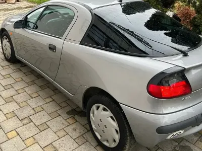 Gebraucht Opel Tigra 90 PS (66 kW) 1997 Silber Coupé