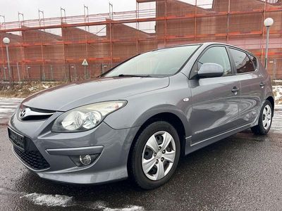 Gebraucht Hyundai i30 90 PS (66 kW) 2011 Grau Limousine