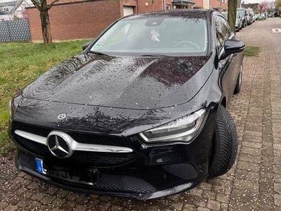 Gebraucht Mercedes CLA180 Shooting Brake 136 PS (100 kW) 2020 Schwarz Kombi