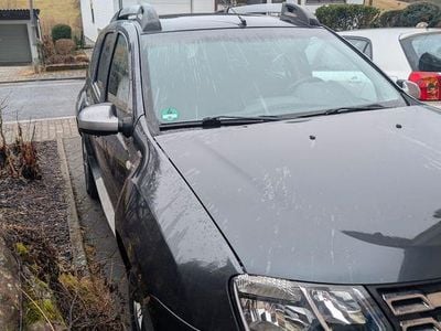 Grau Gebraucht 2015 Dacia Duster Prestige SUV | 10.200 € (Etwas zu teuer)