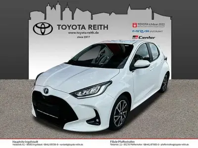 Gebraucht Toyota Yaris Team 116 PS (85 kW) 2022 Weiß Kleinwagen