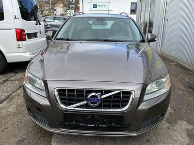 Second-hand Volvo V70 Summum 175 CP (128 kW) 2010 Gri Break