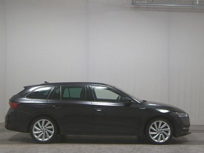 Gebraucht Skoda Octavia SportLine 150 PS (110 kW) 2023 Schwarzmagic perleffekt Kombi
