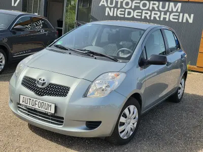 Gebraucht Toyota Yaris Cool 87 PS (63 kW) 2008 Medium silver metallic Kleinwagen