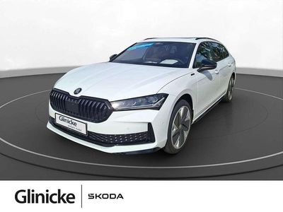 Neu Skoda Superb SportLine 193 PS (141 kW) 2025 Purity weiss Kombi