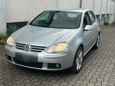 Gebraucht VW Golf V 105 PS (77 kW) 2007 Silber Kleinwagen