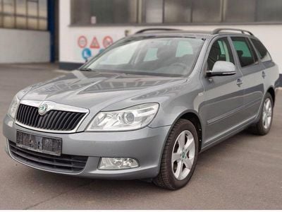Gebraucht Skoda Octavia Family 105 PS (77 kW) 2012 Grau Kombi