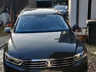 Gebraucht VW Passat Trendline 125 PS (91 kW) 2018 Grau Kombi