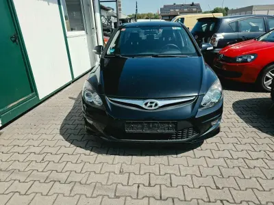 Gebraucht Hyundai i30 Classic 90 PS (66 kW) 2011 Schwarz Limousine
