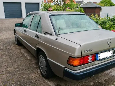 Używany Mercedes 190 109 KM (80 kW) 1990 Sedan/Limuzyna