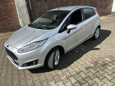 Gebraucht Ford Fiesta Celebration 82 PS (60 kW) 2016 Silber Limousine
