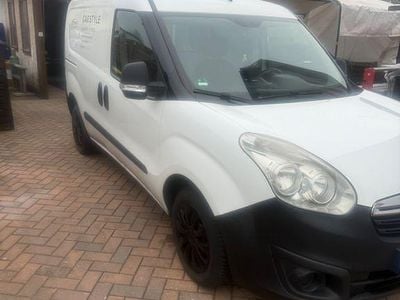 Usata Opel Combo Edition 90 CV (66 kW) 2012 Bianco Monovolume