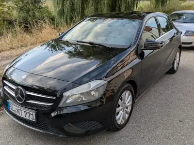 Gebraucht Mercedes A180 Style 122 PS (89 kW) 2013 Schwarz Kleinwagen