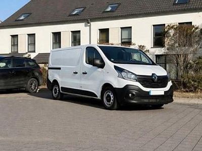 Gebraucht Renault Trafic 121 PS (88 kW) 2019 Weiß Van / Kleinbus