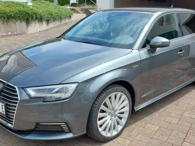 Gebraucht Audi A3 Sportback e-tron Sport 204 PS (150 kW) 2018 Grau Kleinwagen