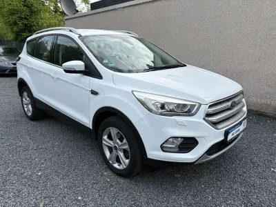 Gebraucht Ford Kuga Cool & Connect 150 PS (110 kW) 2018 Weiß SUV