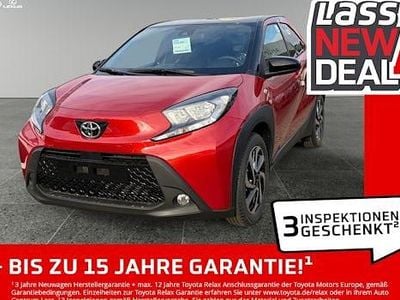 Neu Toyota Aygo X Connect Style 72 PS (52 kW) 2025 Chili red / night sky black SUV